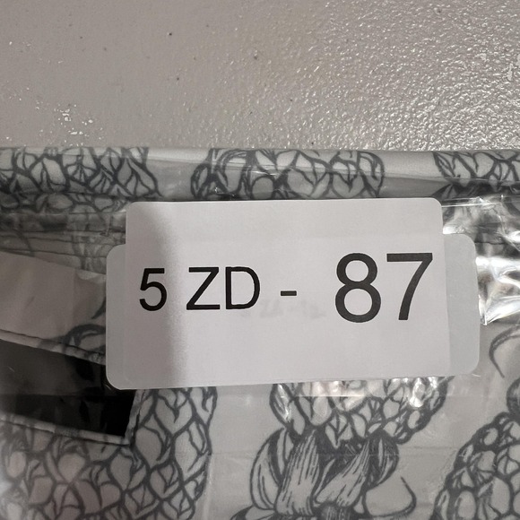 Love Fitness Leggings Womens Medium White Pineapple Print High Rise Yoga Pants - Picture 9 of 9